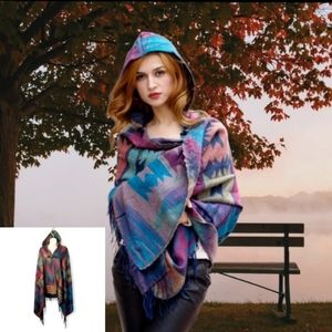 GROOVY GLAM Aztec Fringed Faux Cashmere Cape w/Hood